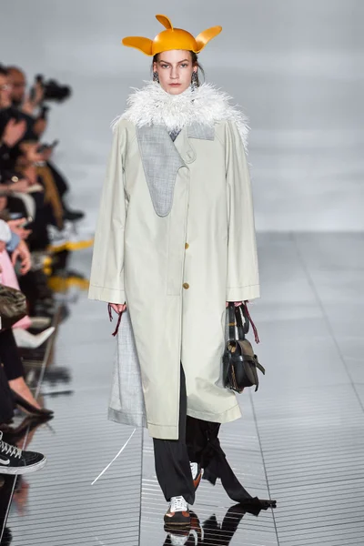 Look 24